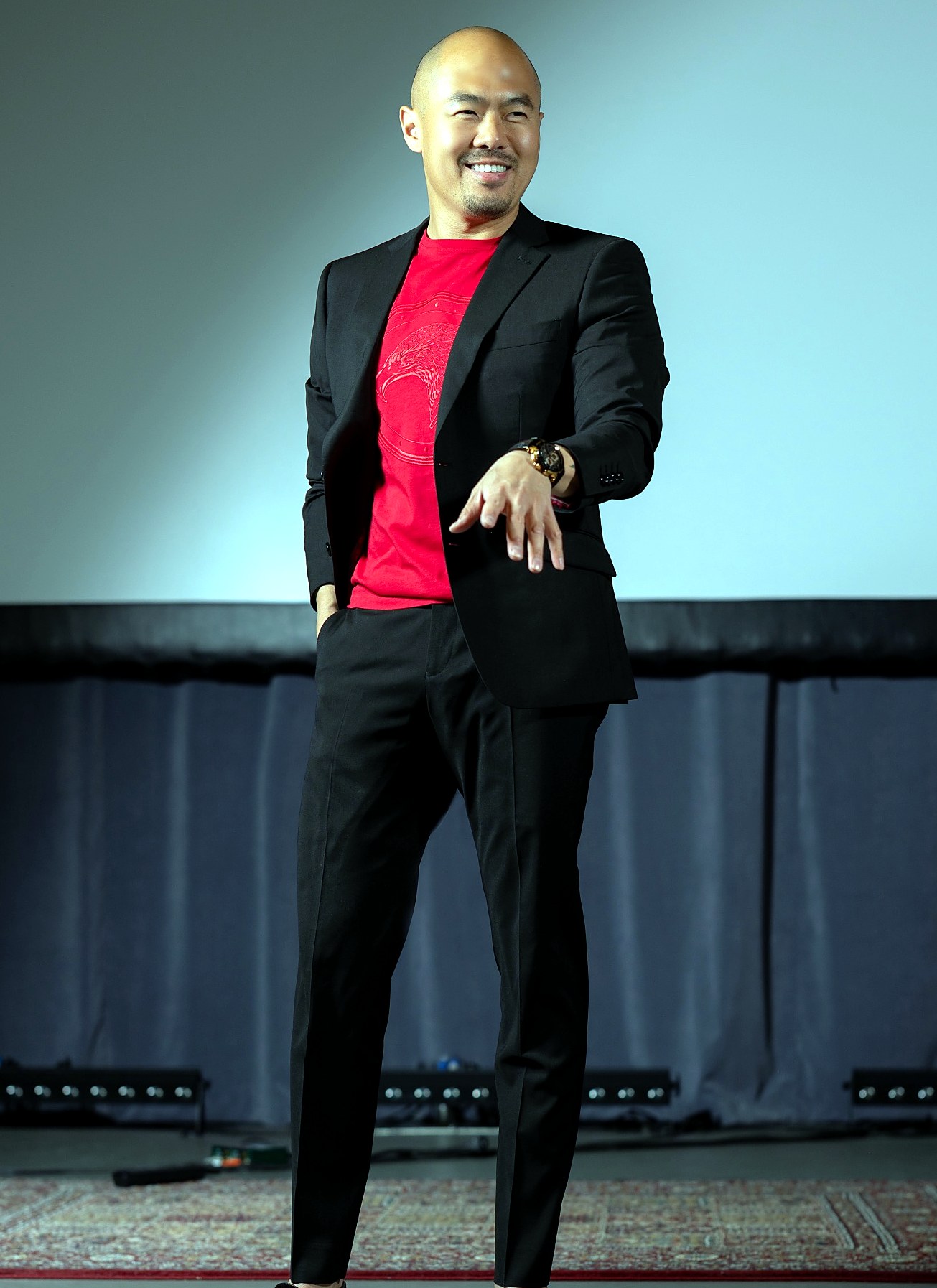 Taeho Style speaking on stage